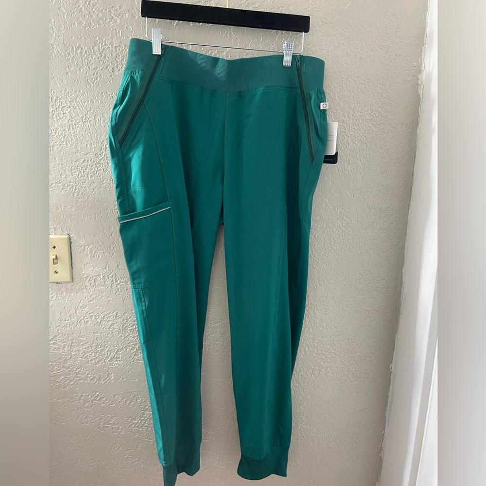 NWT Cherokee Infinity Women's Teal Cargo Scrub Jogger Pants‎ Size Large